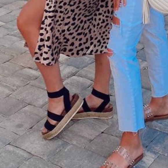 Steve Madden Shoes - Steve Madden platform sandals